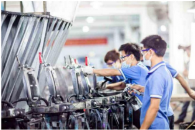 Últimos blogs de la empresa sobre Del trabajo a la relajación: Cómo una silla ejecutiva es compatible con el uso durante todo el día